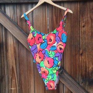 ✨Iconic vintage  80s one piece bathing suit ✨